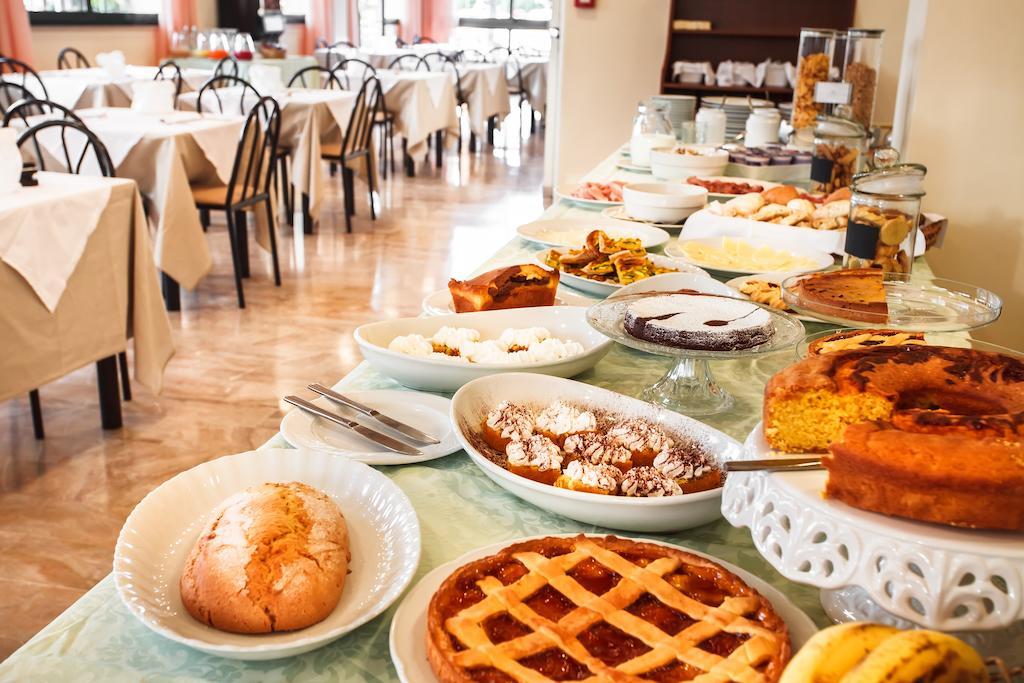 Hotel Baltic Cesenatico Eksteriør bilde